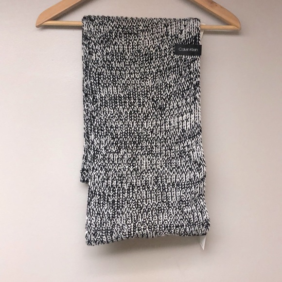 NWT Calvin Klein infinity black & white scarf - Picture 1 of 10